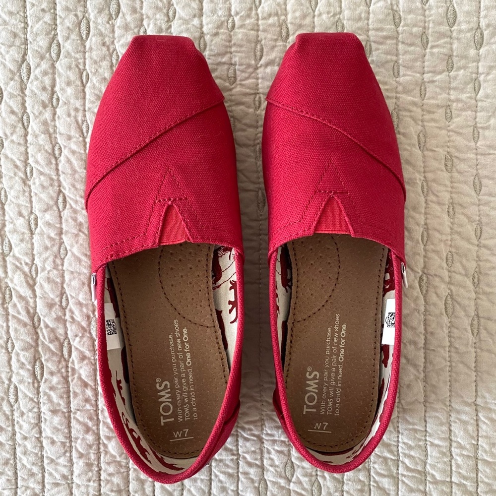 TOMS Classic Alpargata Red Canvas Slip-On Flats